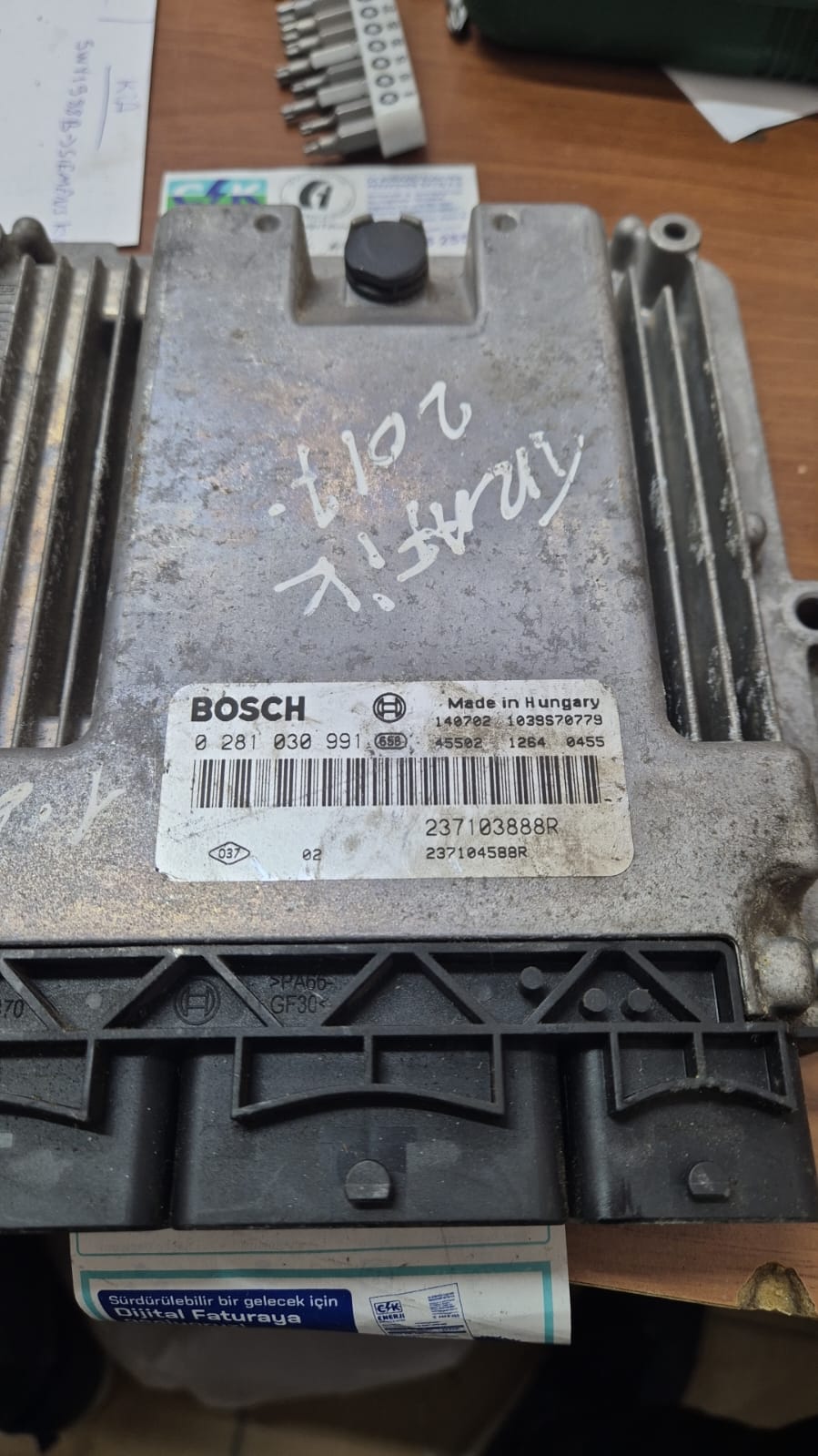 -3.51Trafic  2015 MORenault TOR BEYNİ 0281030991 EDC17C42